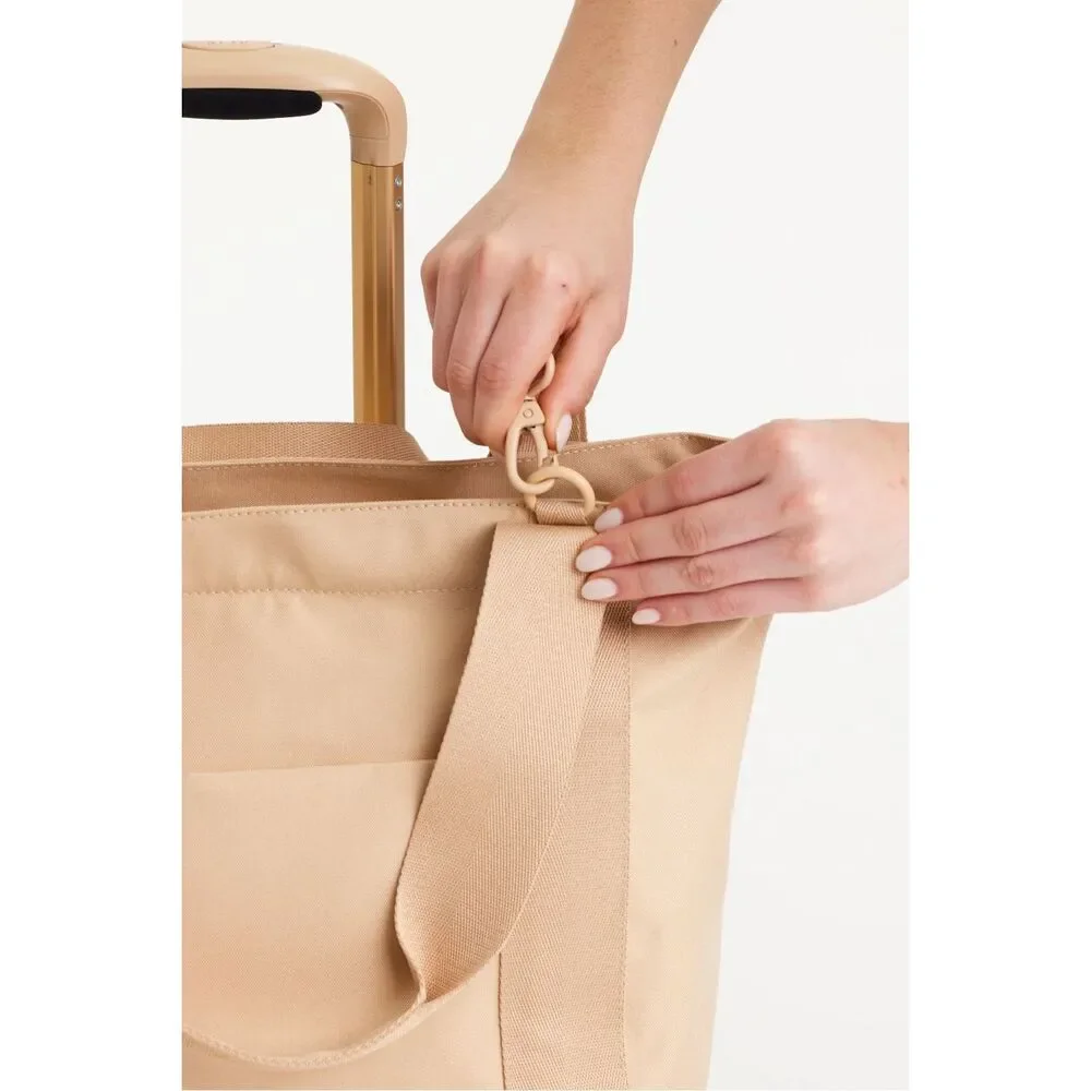 NWT BEIS Beisics Tote in Beige